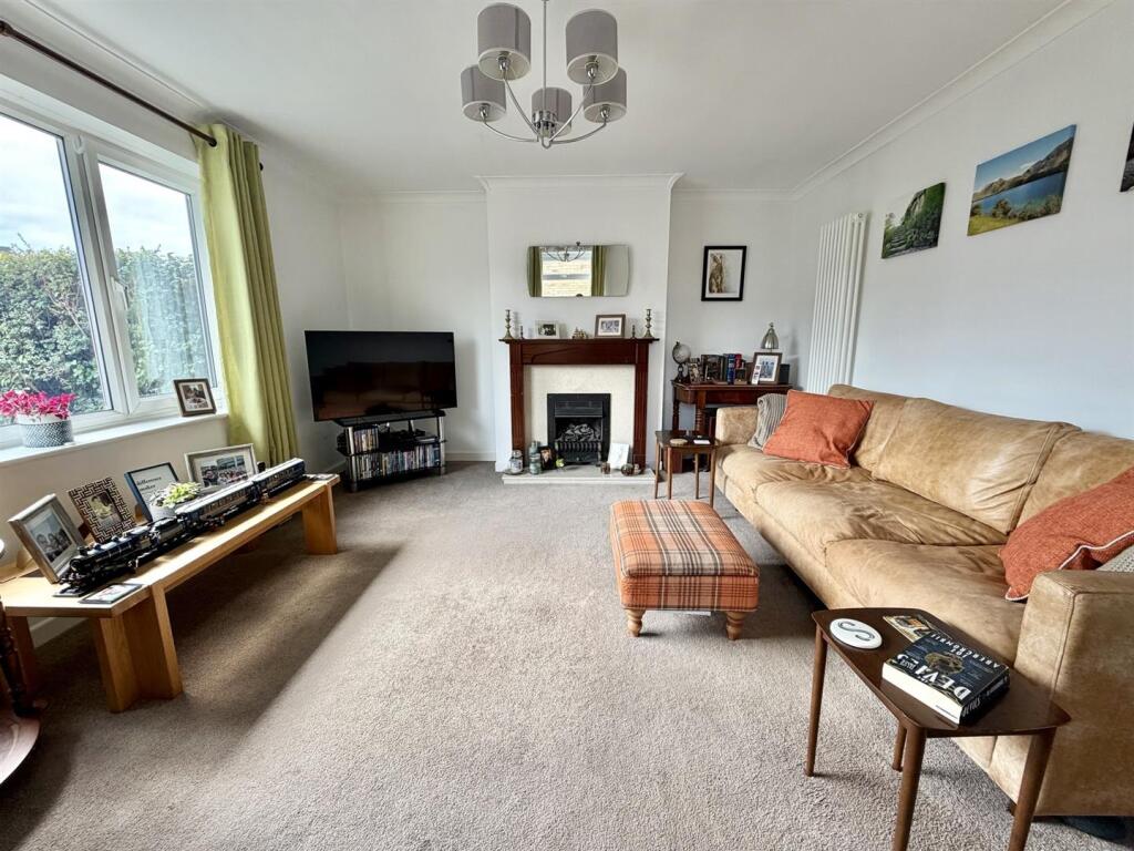 House in Kirklees, Mirfield - View 5