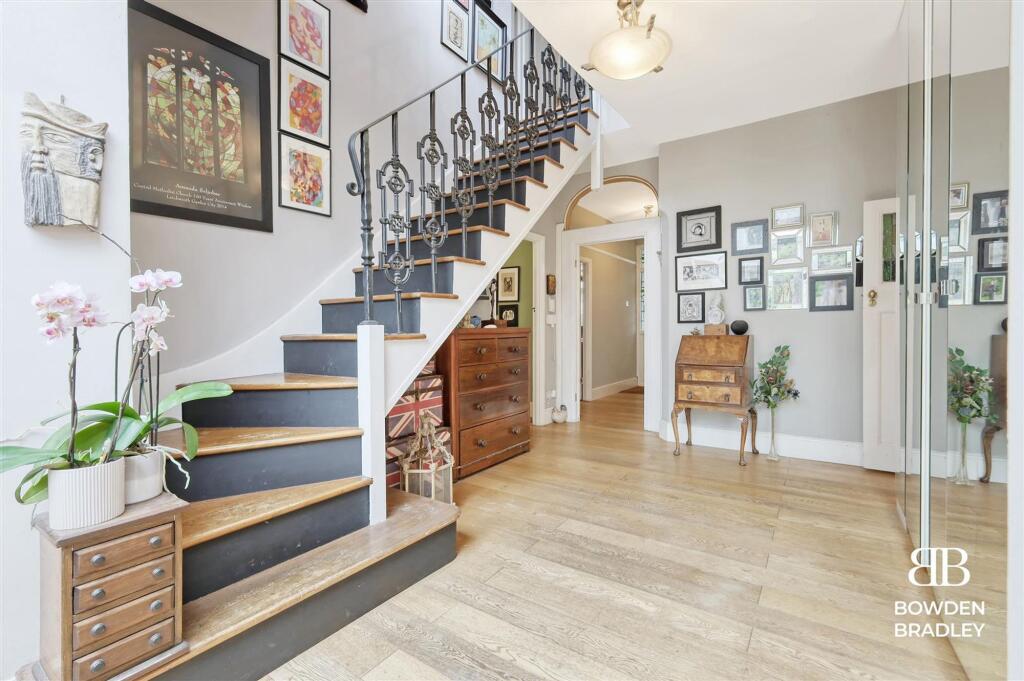 House in London, Goodmayes, Seven Kings - View 5