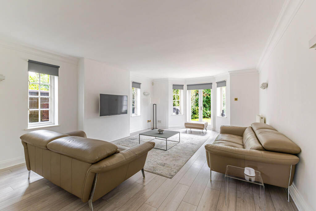 House in Horsham, Oakhill - View 3
