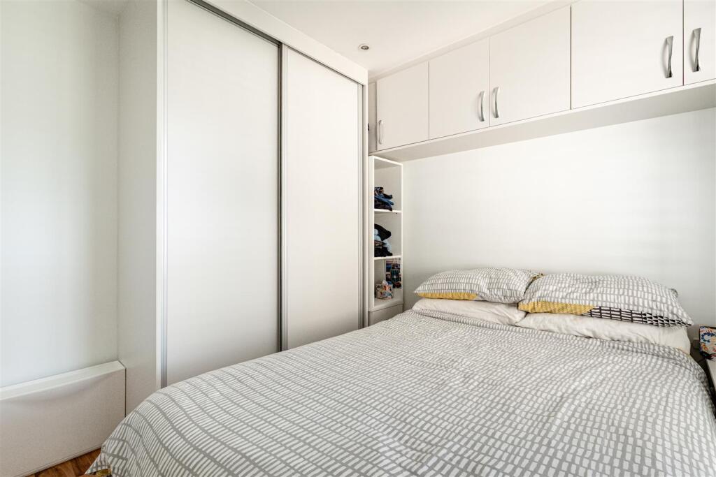 Apartment in London - View 6