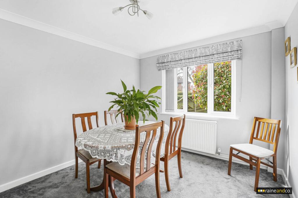 House in Hatfield, Birchwood - More