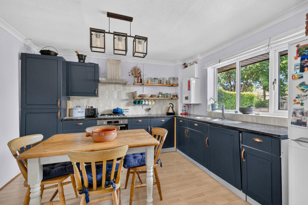 Wiltshire Drive, Wokingham, RG40 - View 4