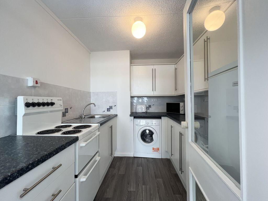 Apartment in Preston - View 4