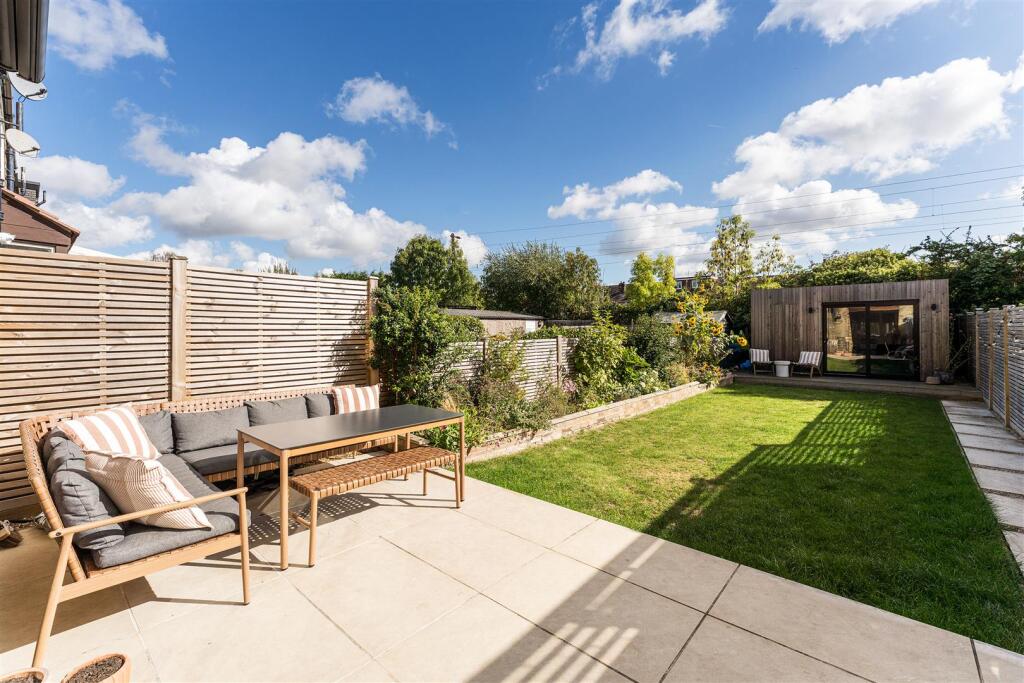 House in London, Chingford - View 3