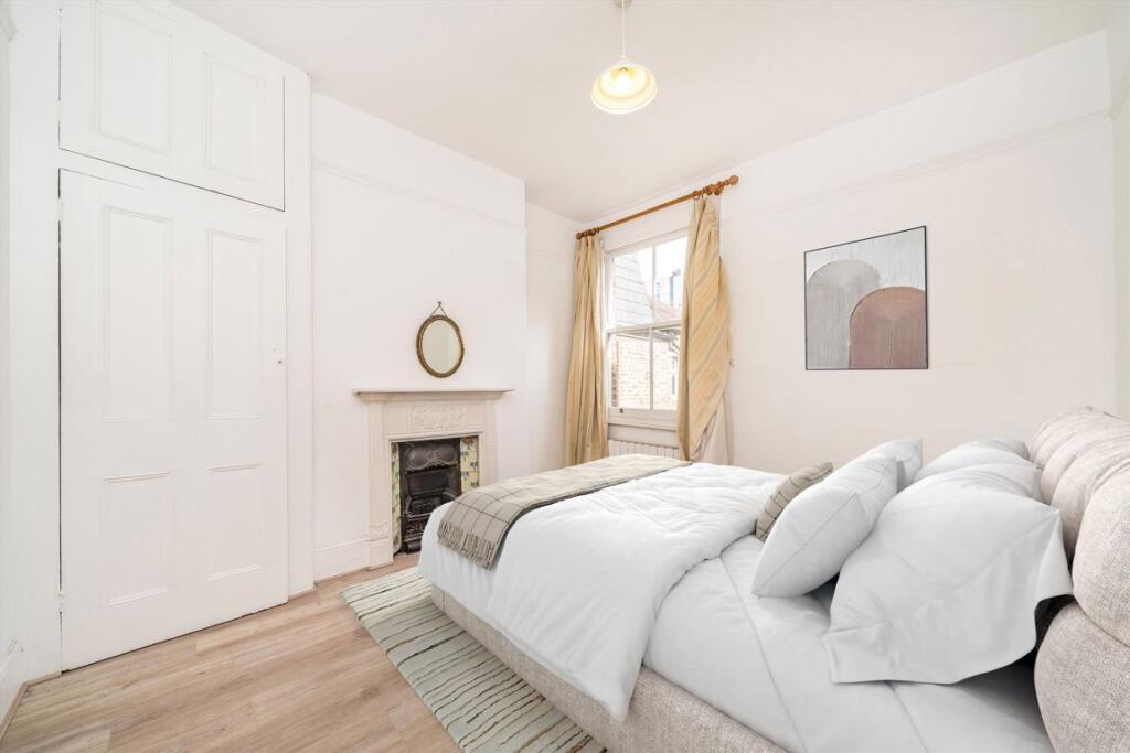 Apartment in London - View 5