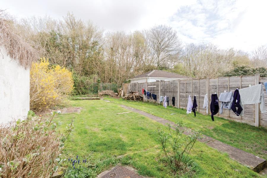 3 bedroom end of terrace house for rent