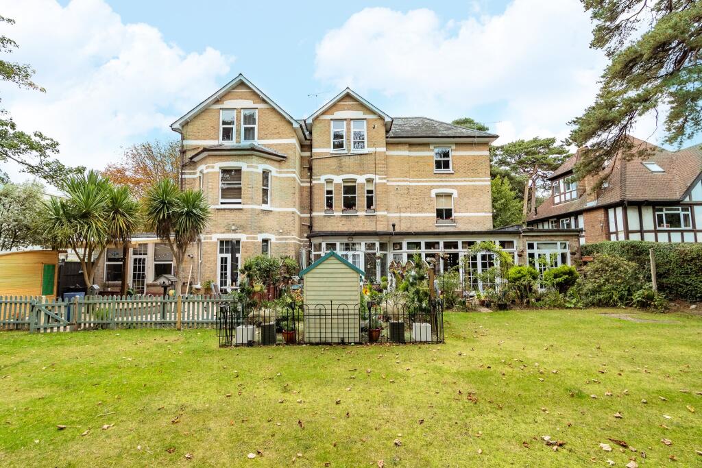 Main image of property: 49 Christchurch Road, East Cliff, Bournemouth