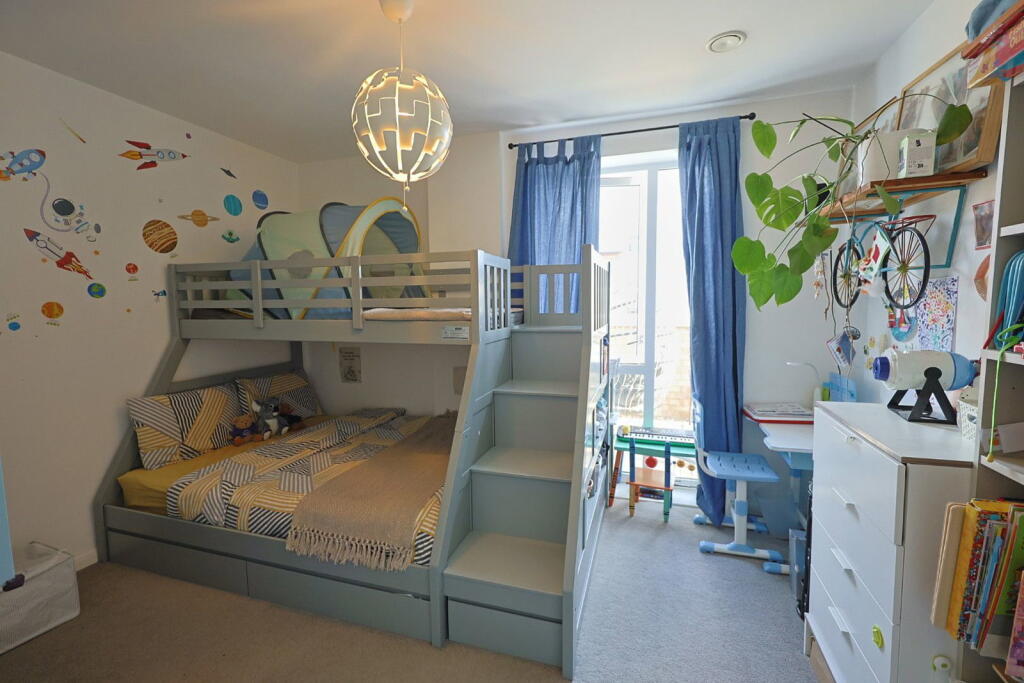 Apartment in London - More