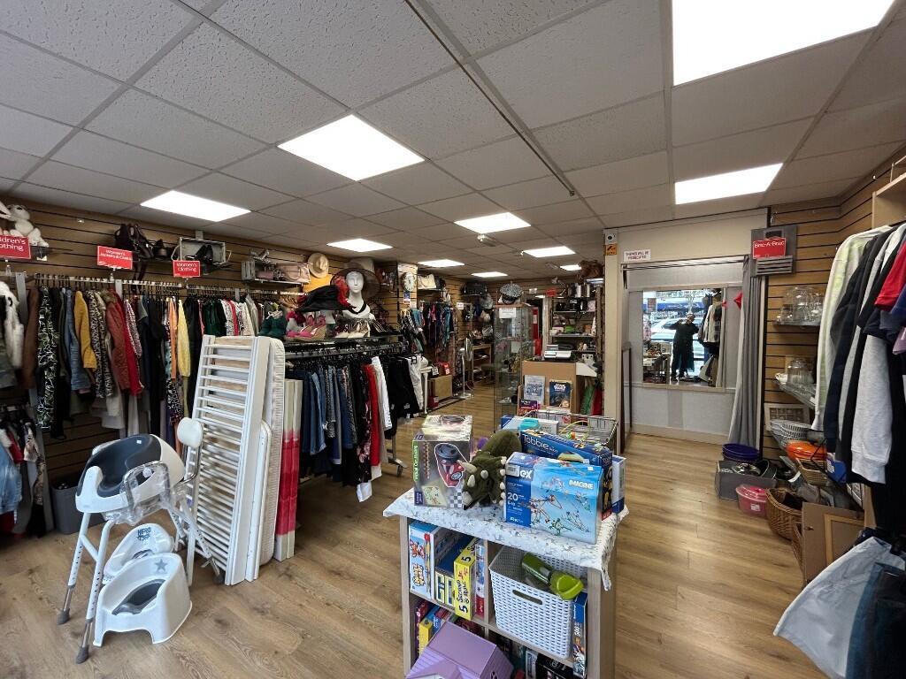 71 High Street, Waltham Cross, Hertfordshire - View 3