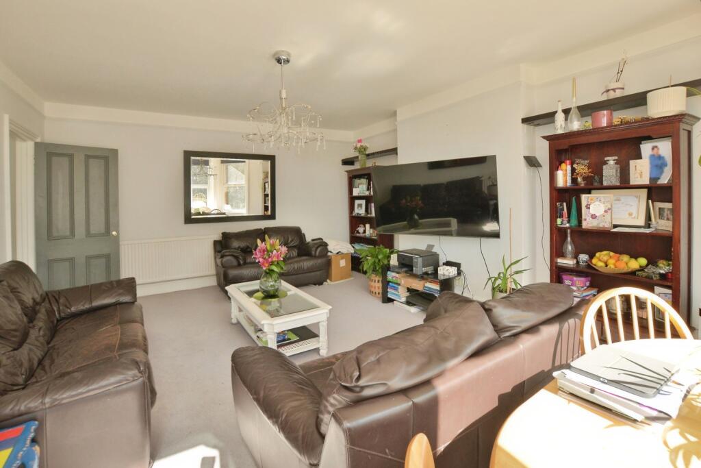 Apartment in Folkestone, Lynwood - More