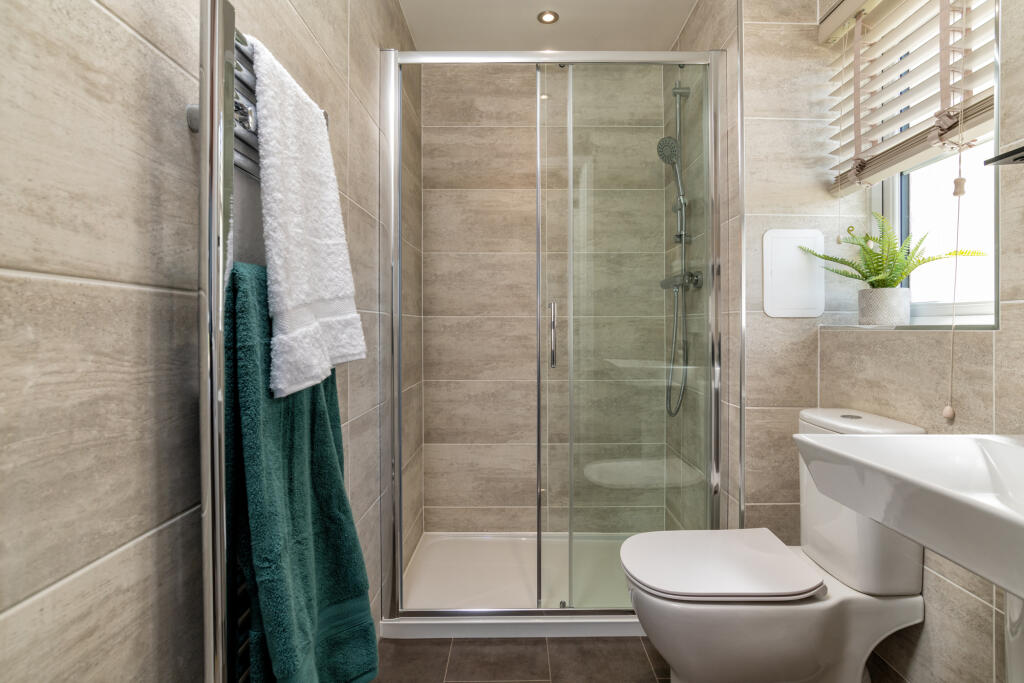 House in Edinburgh, West Lothian - More