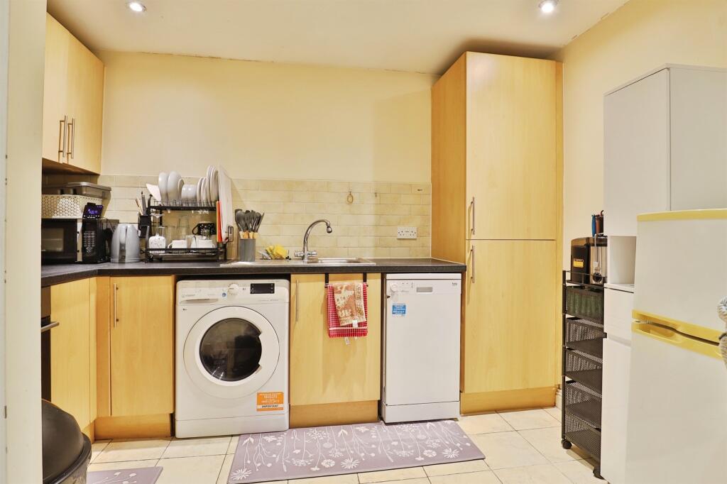 Apartment in Poole - View 3