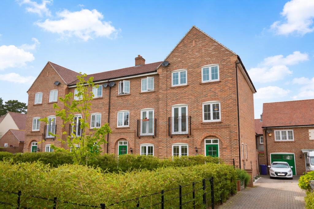 Main image of property: Letchworth, SG6 4DQ