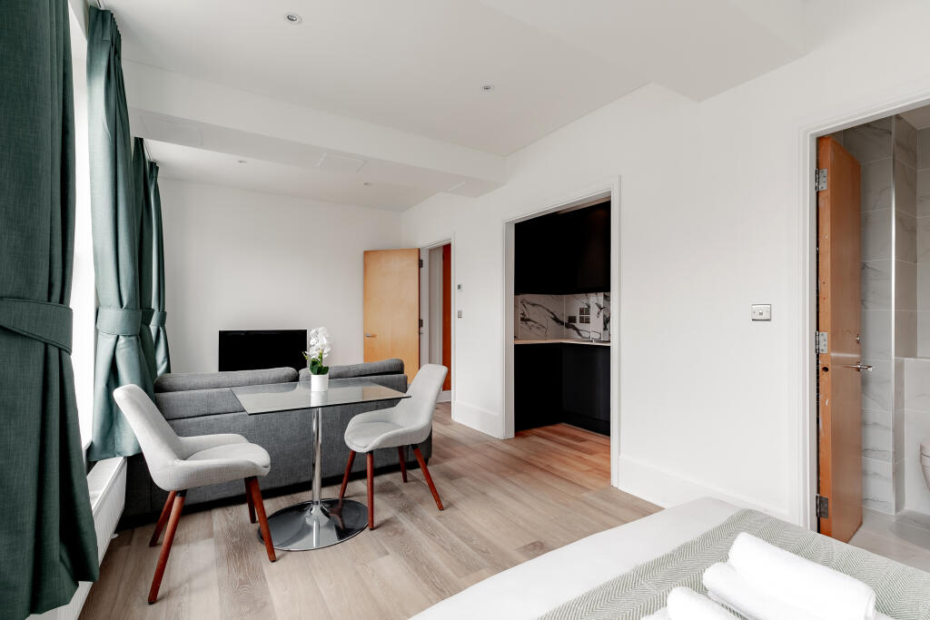 Apartment in London - View 3