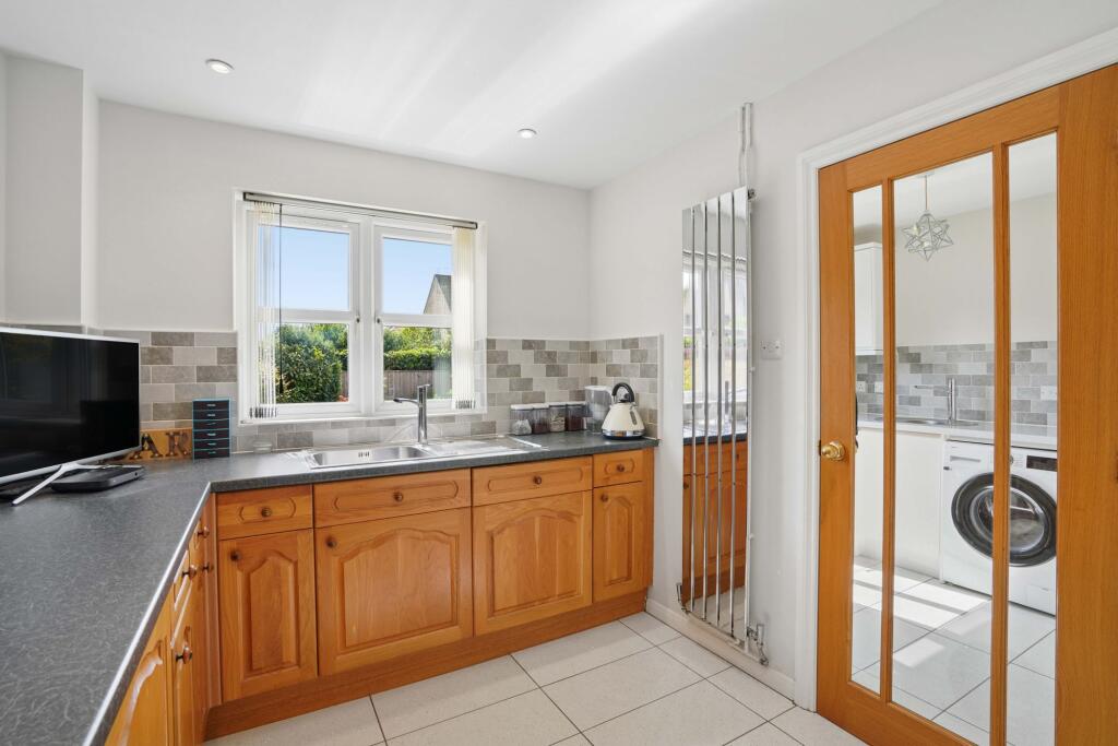 House in West Oxfordshire, Cogges, Witney - More