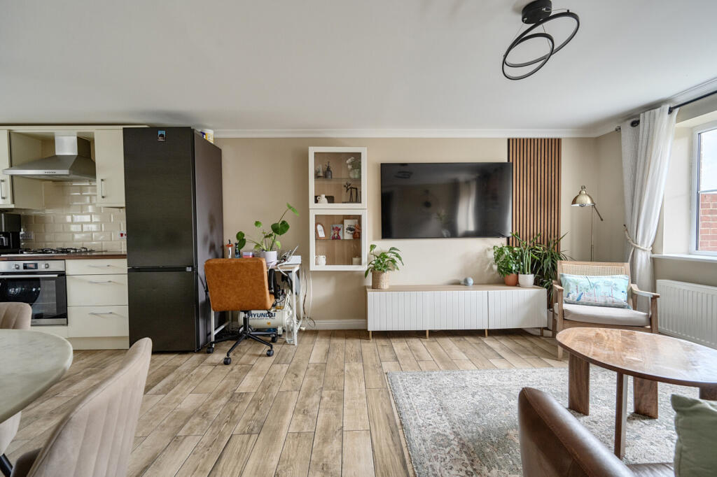 Apartment in Swindon, Woodshaw, Royal Wootton Bassett - View 4