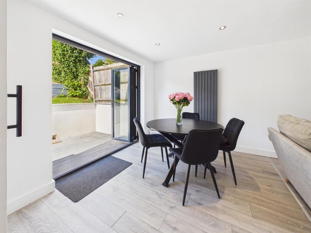 Overdown Road, Tilehurst, Reading – pohled 6
