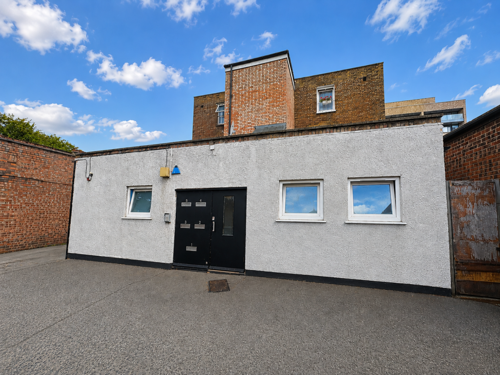 Apartment in Spelthorne, Birch Green, Staines-upon-Thames - More