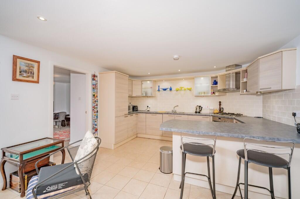 51 Seagate, Arbroath, Angus, DD11 1BJ photo 4