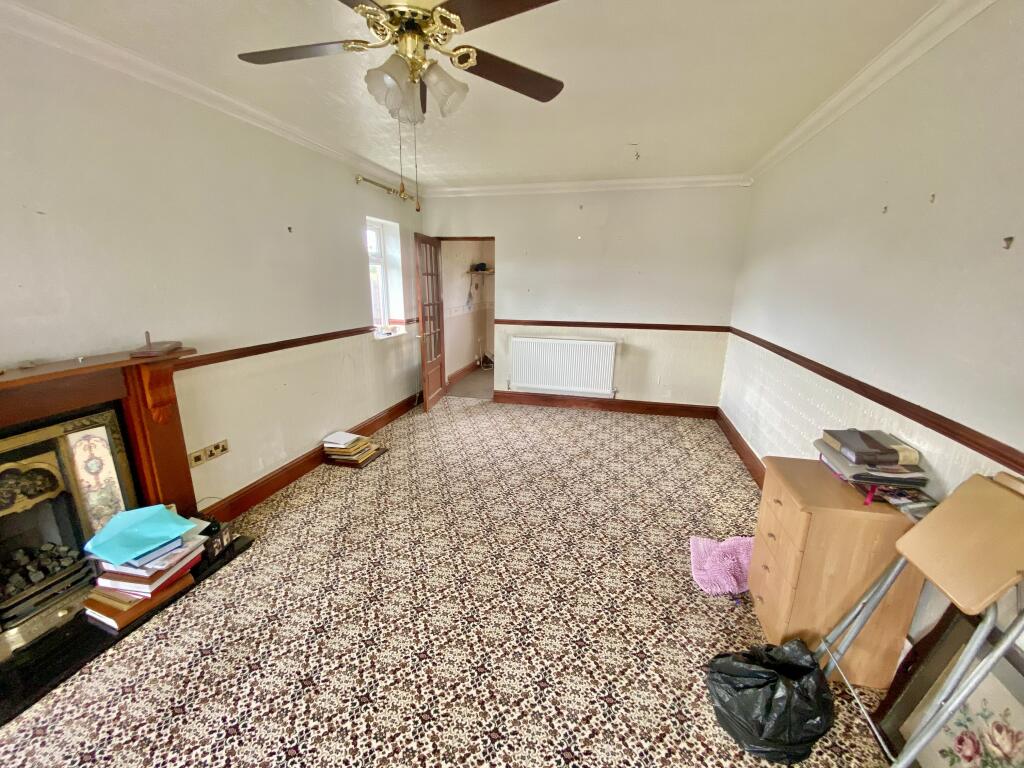 House in Bedworth, Collycroft - View 2