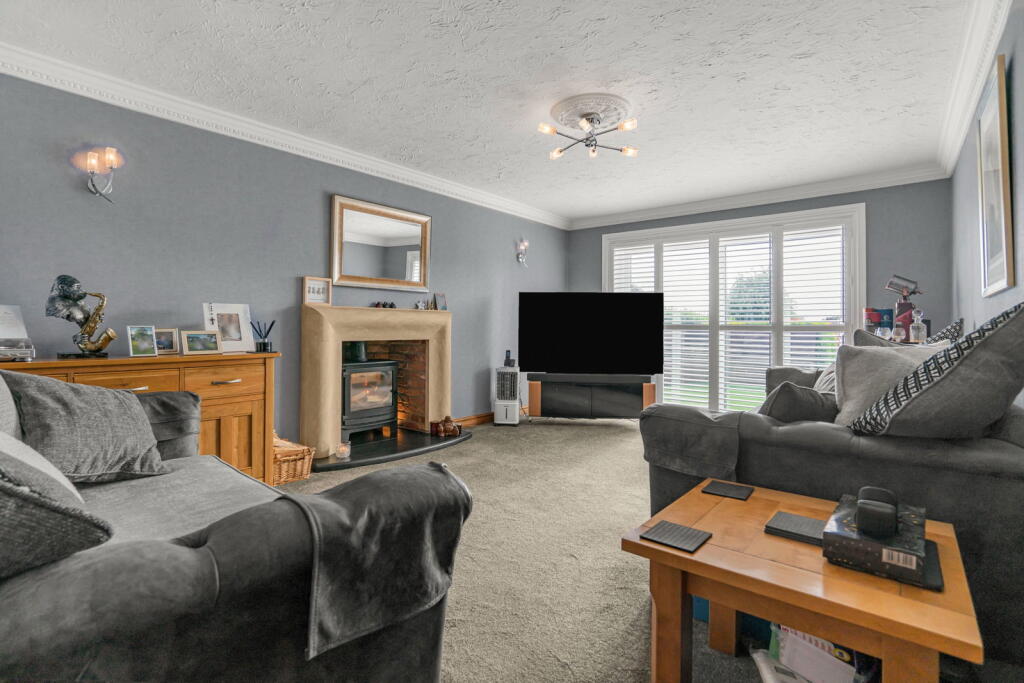 House in Halifax - View 4