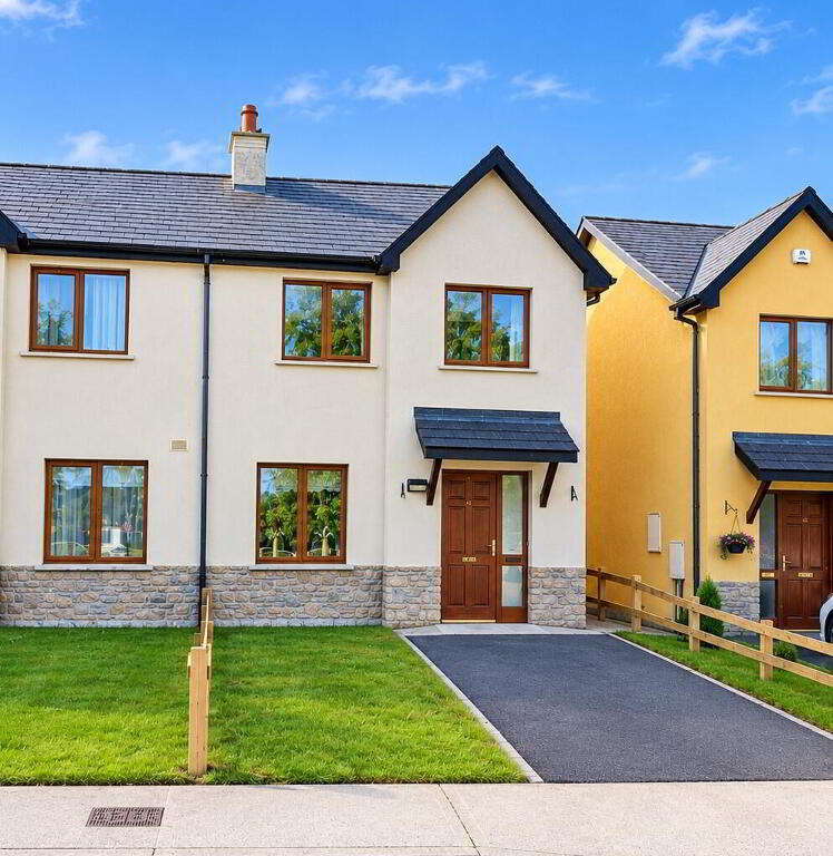 Main image of property: 38 Páirc Árd, Newcastle, Clonmel