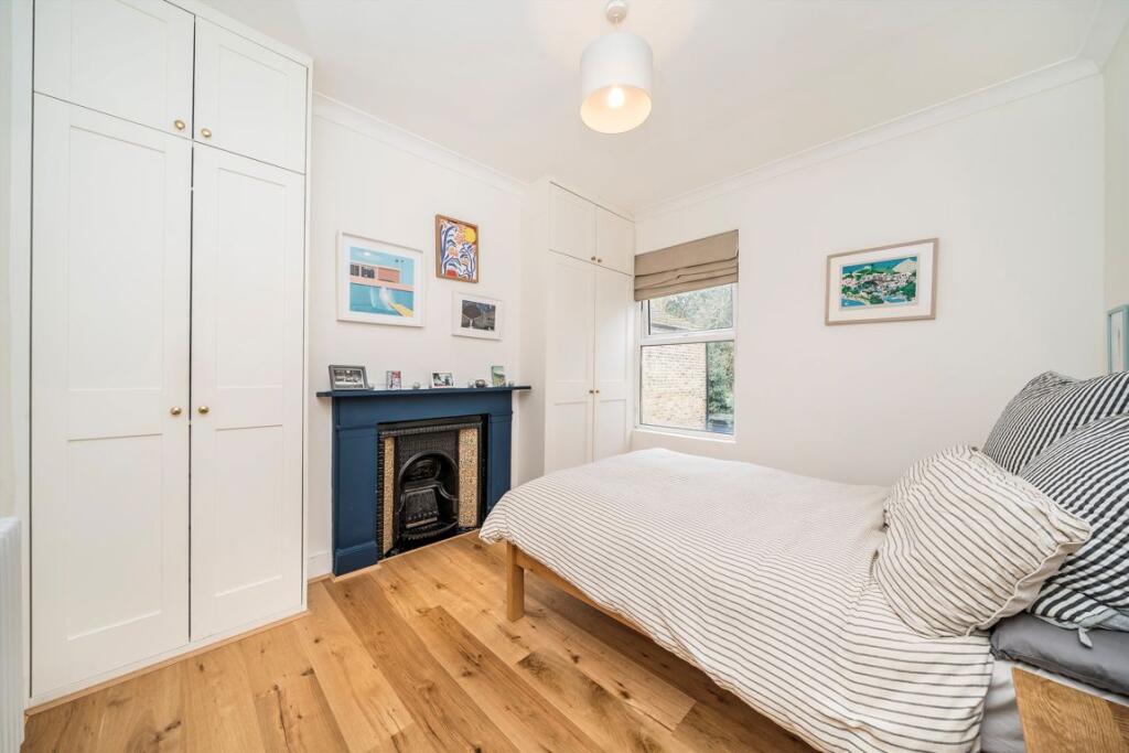 Apartment in London, Tappesfield Estate, Nunhead - More