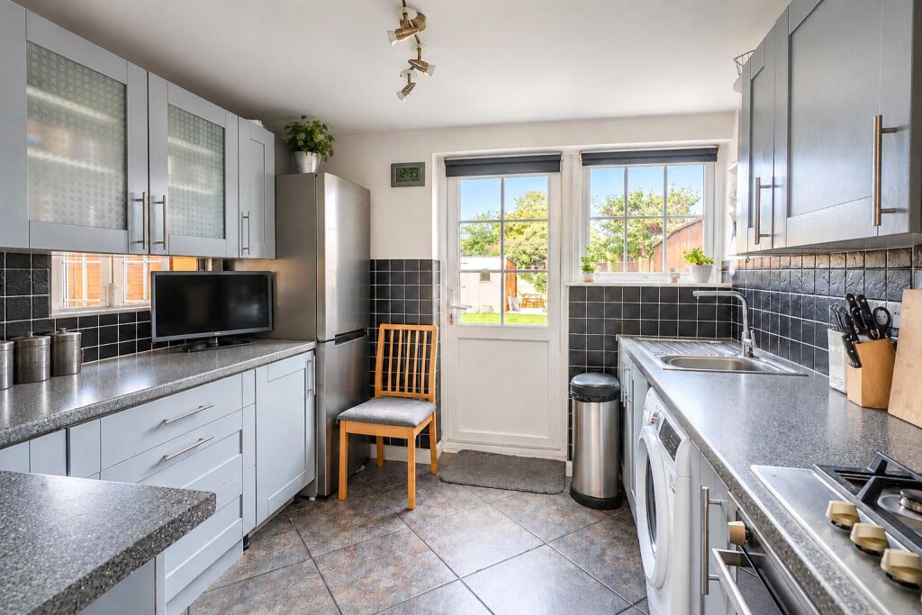 Forfar Drive, Bletchley, MK3 photo 3