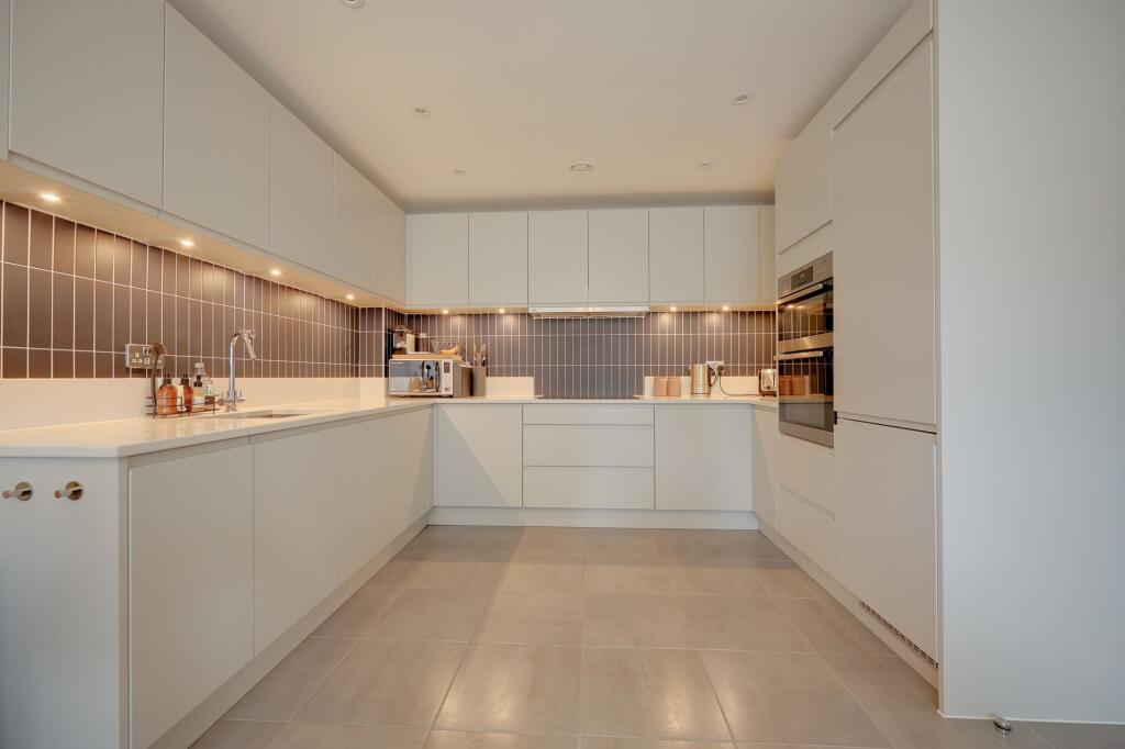 House in Redhill - View 4