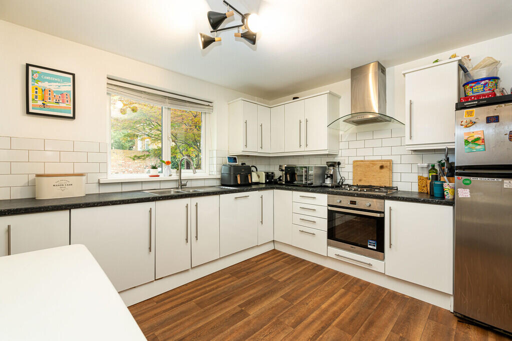 Apartment in London - View 5