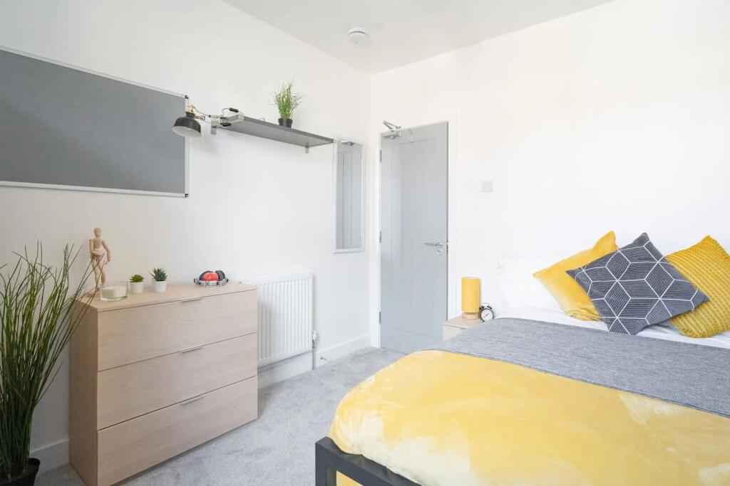 House in Portsmouth - View 5