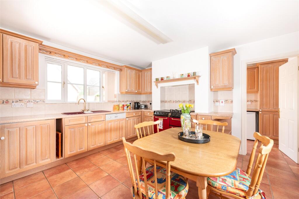 Langford Place, Caldecotte, Milton Keynes, Buckinghamshire, MK7 photo 2