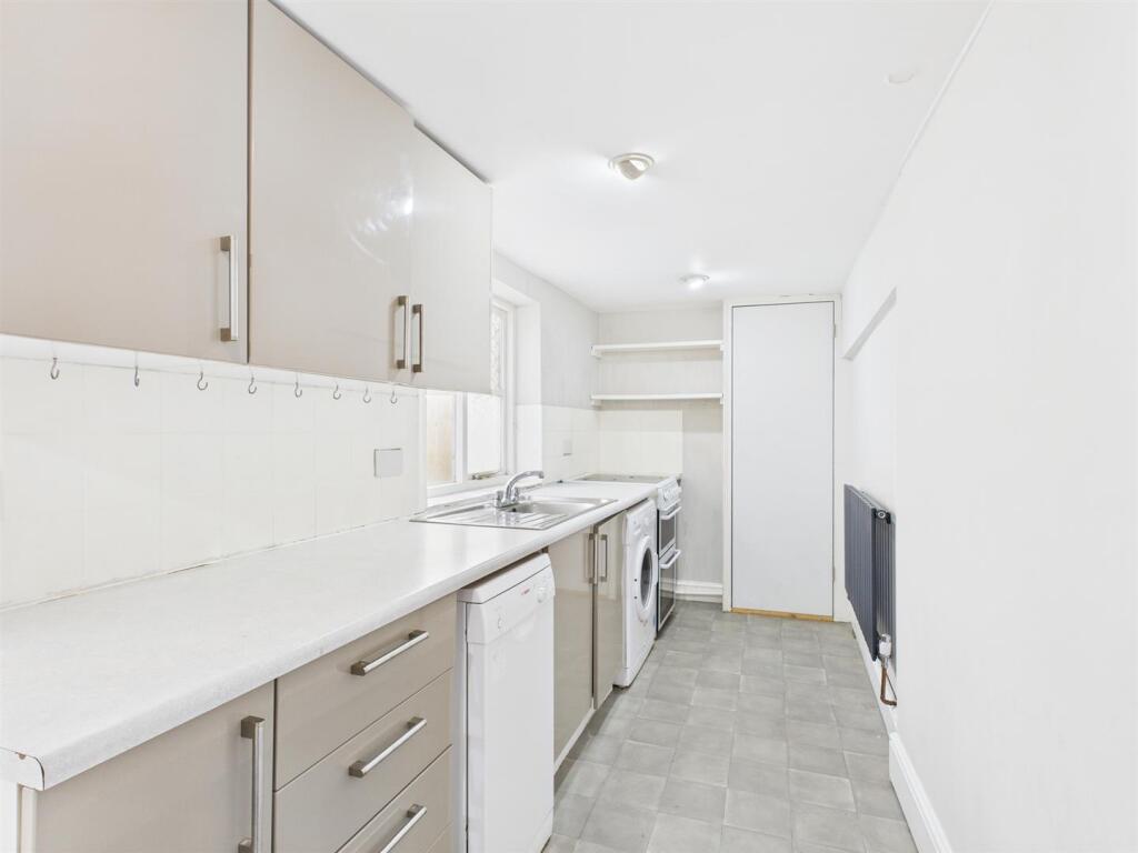 Apartment in Brighton, Queen's Park - View 5