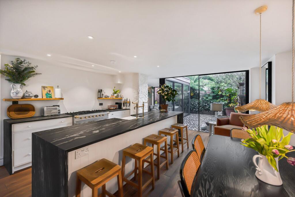 House in Cotswold, Watermoor, Cirencester - View 3