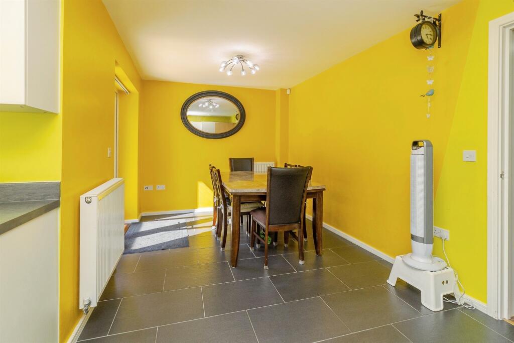 House in Milton Keynes, Broughton and Milton Keynes - More