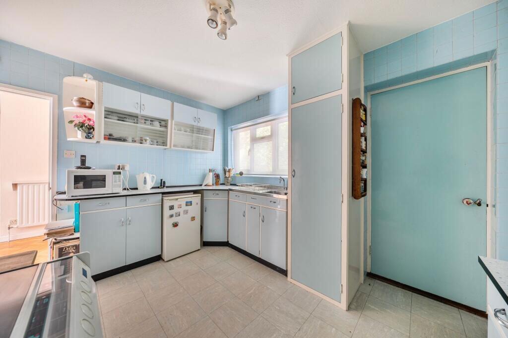 Hampers Lane, Storrington, Pulborough, West Sussex, RH20 3HZ photo 3