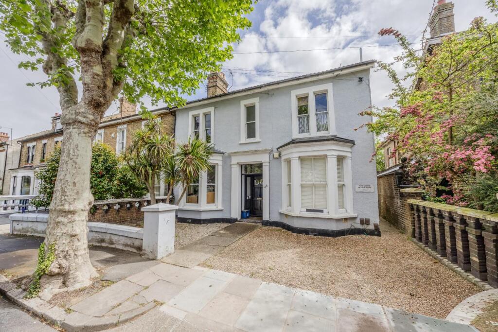 Main image of property: Park Road, Westcliff-on-Sea
