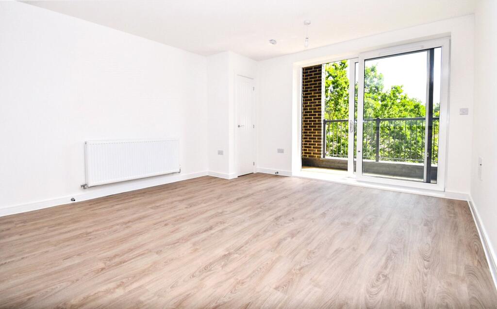Apartment in Rushmoor, Sky Plaza, Farnborough - View 3