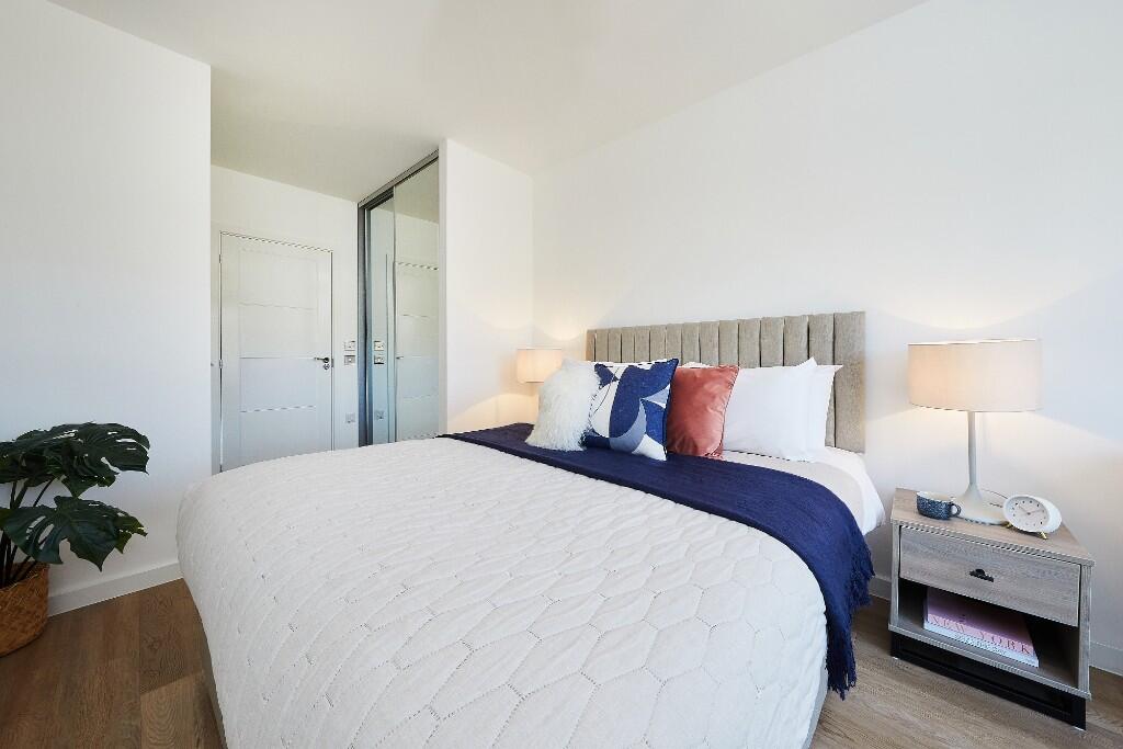 Main image of property: East Street, Farnham, Surrey, GU9