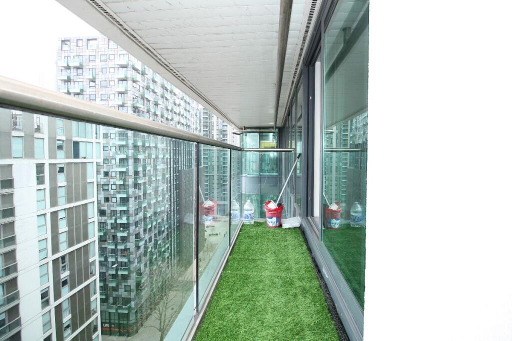 Apartment in London - More
