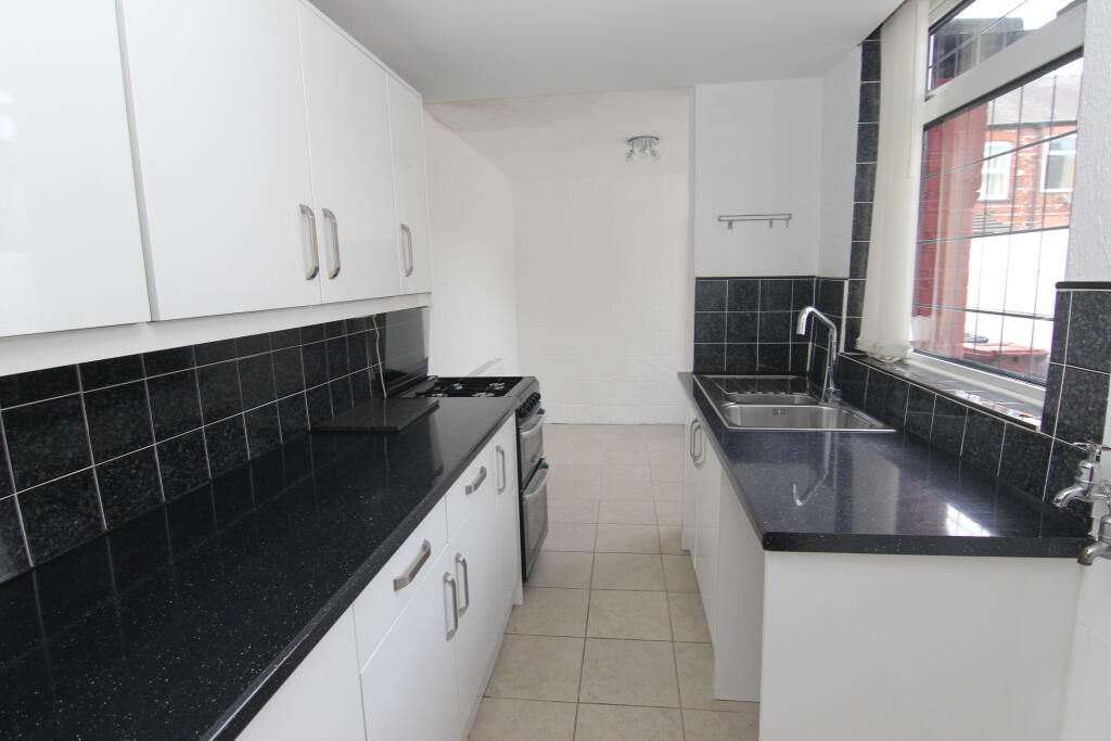 14 Partington Street, M40 2AQ photo 4