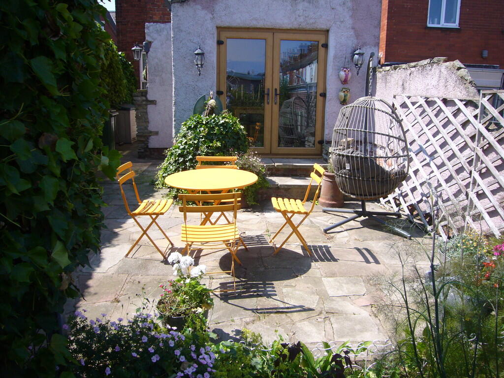 Clifton Gardens, Goole, DN14 6AS photo 3