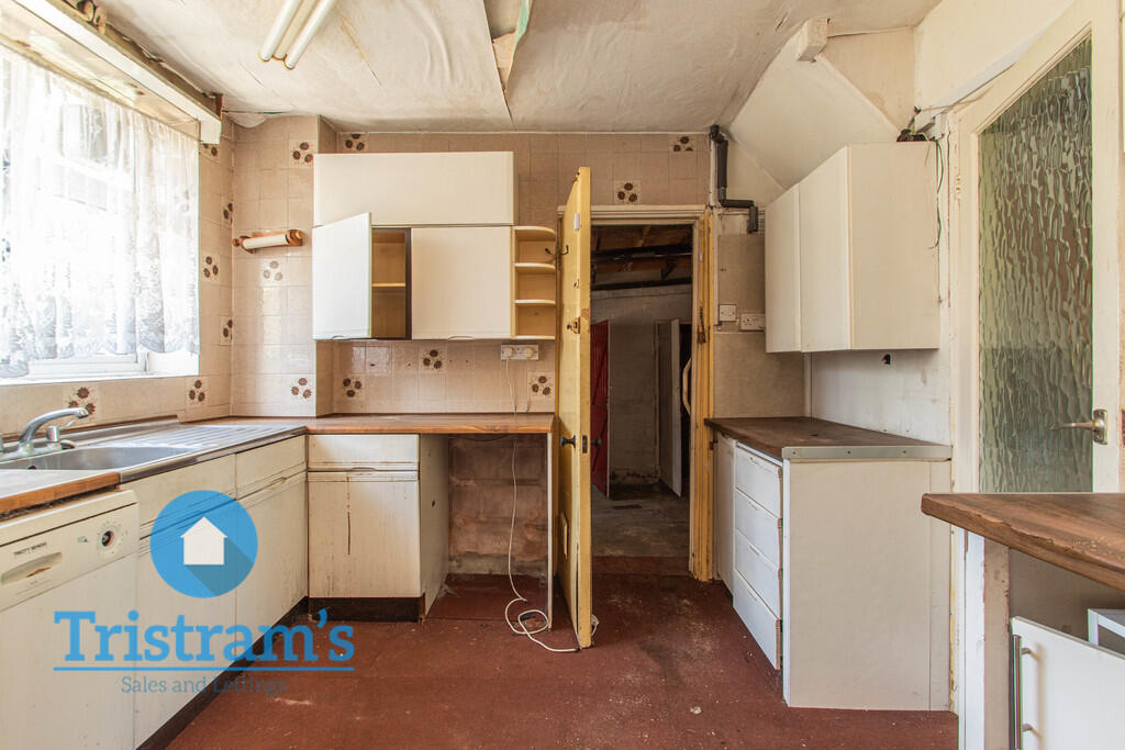 House in Nottingham, Bilborough - View 2