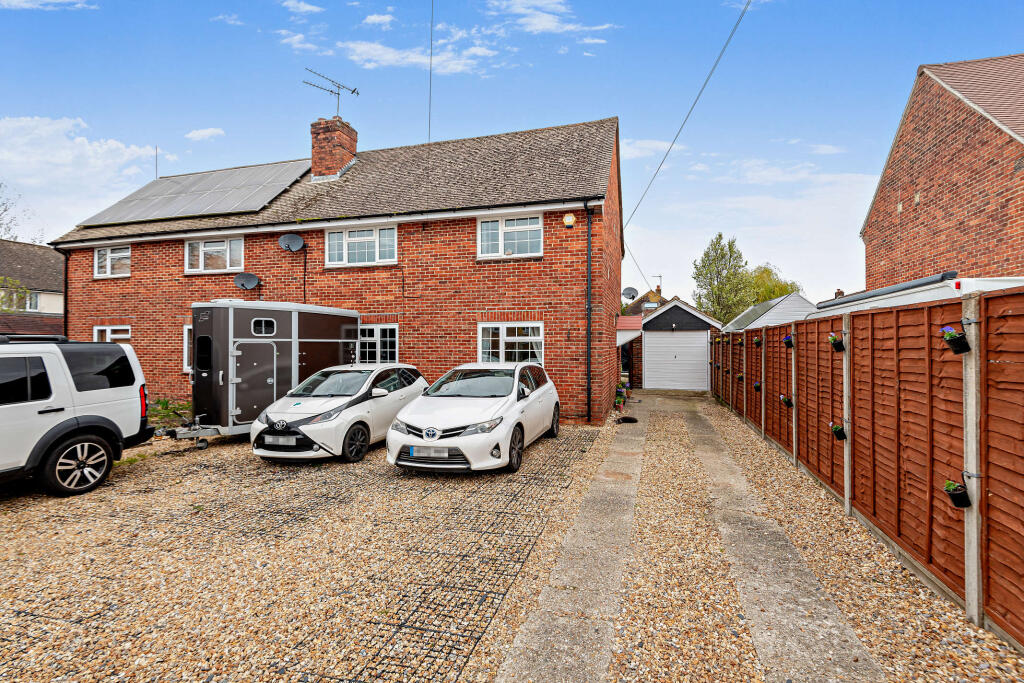 Main image of property: Barn Green Close, Waterlooville, Hampshire, PO7