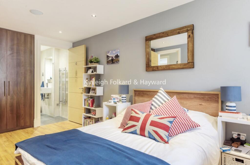 Apartment in London - View 5