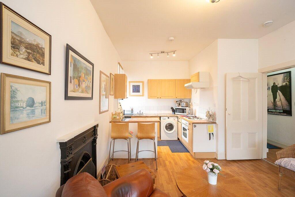Apartment in Edinburgh - View 3