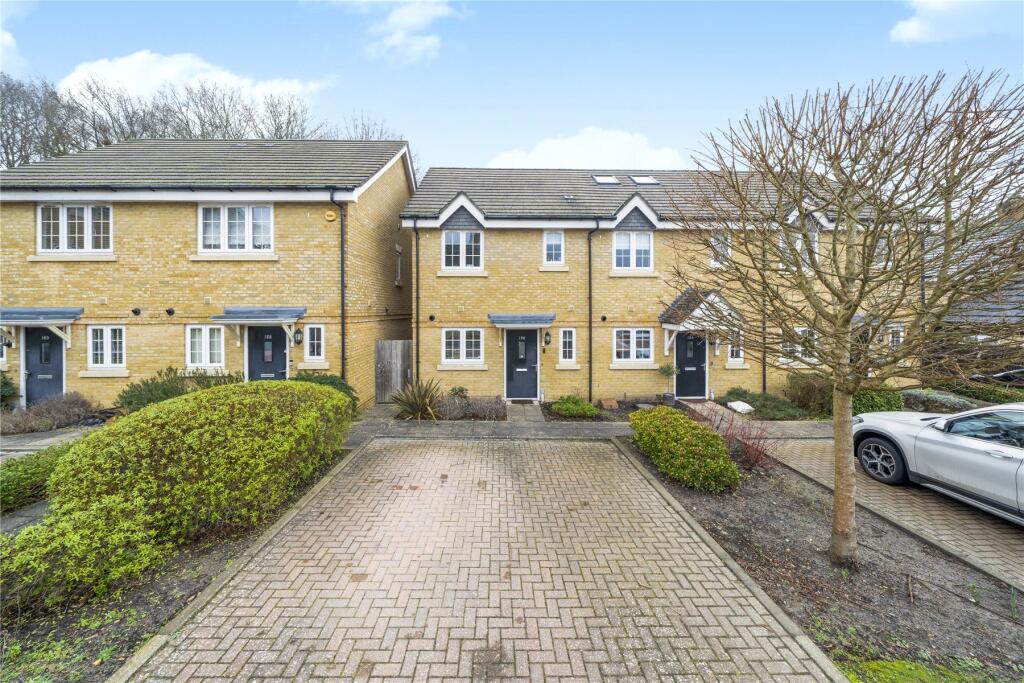 Main image of property: Brookwood Farm Drive, Knaphill, Woking, Surrey, GU21