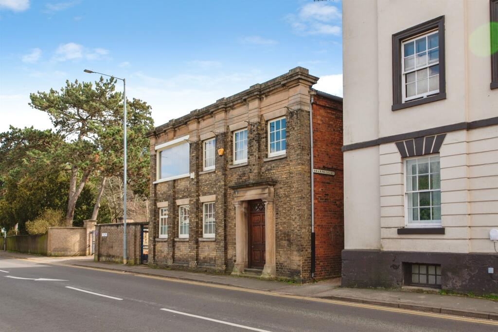 Main image of property: Boston Road, Sleaford