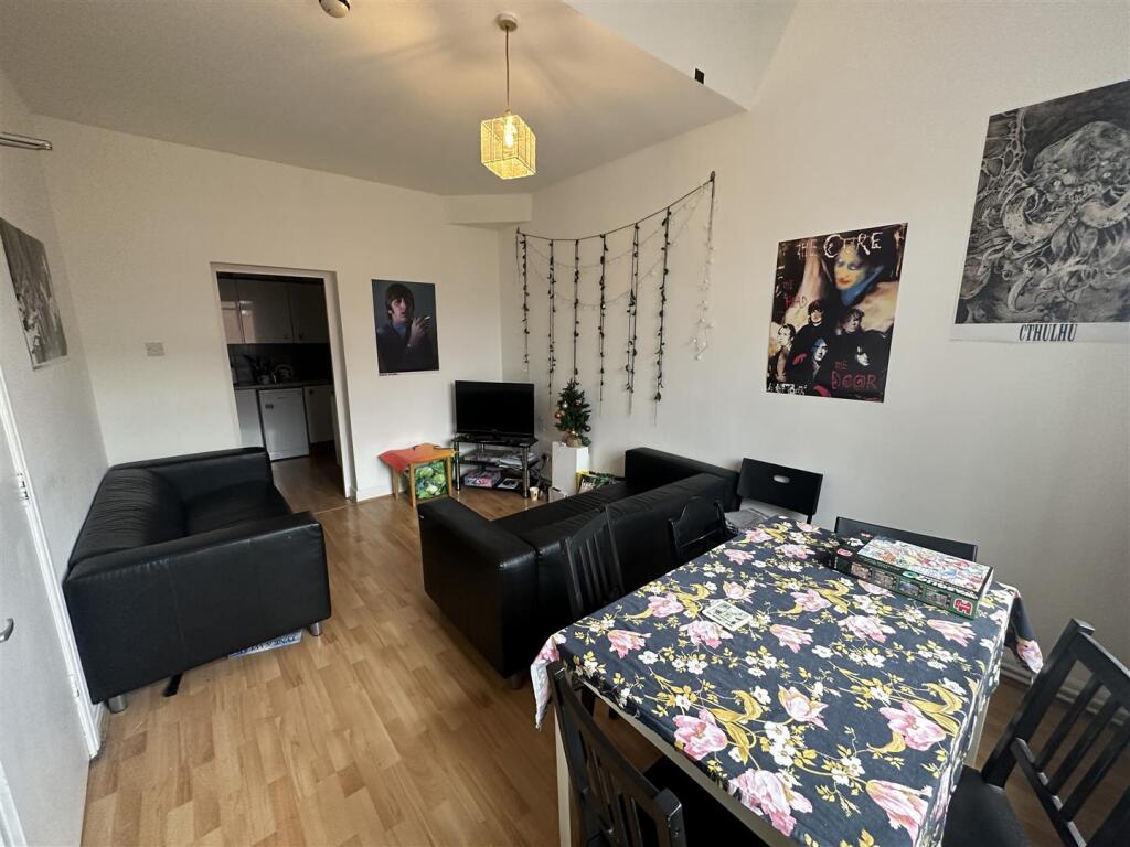 Main image of property: Dickenson Road, Rusholme, £125pppw