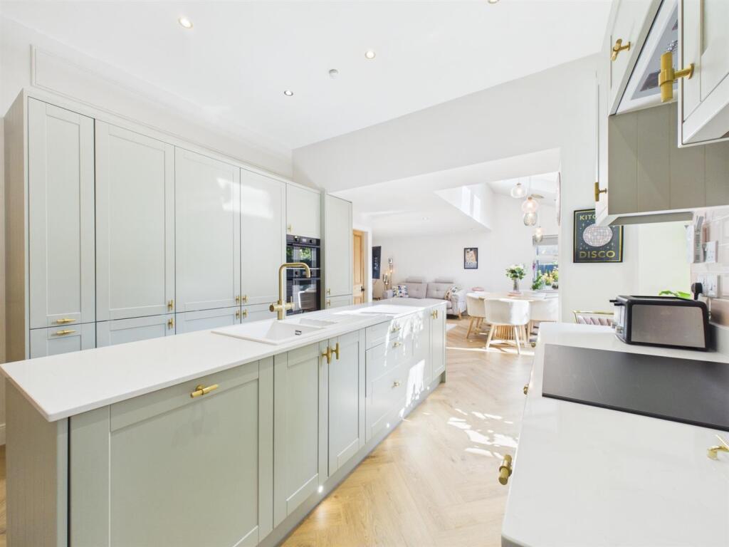 House in Perth - View 3